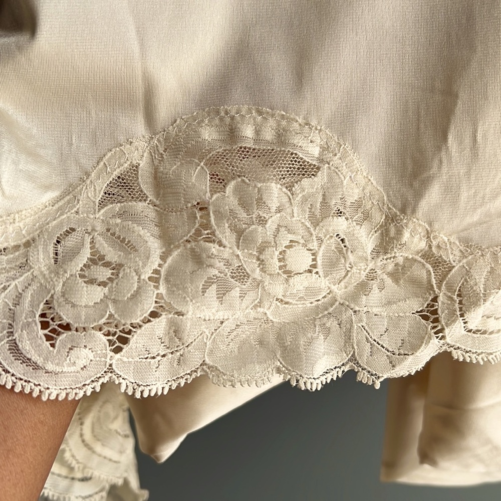Vanity Fair | Vintage Classic Lace Trim Nylon Full Slip Dress Size 38 - Picture 6 of 10